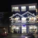 Bán nhà mặt tiền cô bắc - quận 1. dt: 13x 16m - 4 tầng. hđ thuê : 240 triệu/ tháng. giá: 63 tỷ