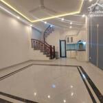 Bát khối -long biên nhà mới phân lô ngõ thông, ô tô đỗ cửa 30m2 5 tầng, mặt tiền 5m,4.8 tỷ .