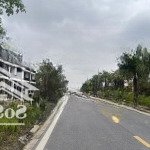 Bán shophuose hà đô charm villas, 200m2 mặt tiền 8m, nhà 2 mặt đường kinh doanh tốt, giá siêu hời.