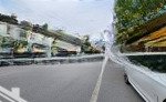 Cho thuê nhà ngang 6.7m phố hồ sen, thông sàn 3 tầng, không chung chủ. vị trí đẹp để kd