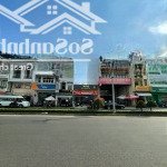Bán gấp mặt tiền ngay hoàng văn thụ, diện tích: 9.6x29m, trệt 3 lầu, giá bán chỉ 70 tỷ