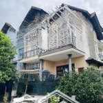 Cho thuê căn villa góc 2 mặt tiền khu biệt thự 280 lương định của