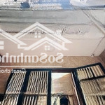 Nhà mới 5 tầng, nở hậu, đường cầu giấy, giá 6,9 tỷ