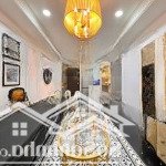 Cho thuê cc the tresor, 30 triệu, 110m2, 3pn, 2wc, full nt giá siêu tốt !