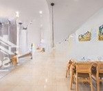 Chính chủ bán gấp trong tháng căn hộ 2pn 2wc, tòa c7 vinhomes d''capitale giá 6.3tỷ. lh 0869 181 000