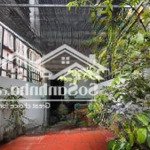 Căn góc 3 thoáng. ngõ 442 âu cơ. 105m2 x 5 tầng. mt 4,5m - sân vườn thoáng. ôtô vào nhà