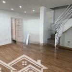 Bán nhà trâu quỳ 2 tầng 10m ô tô tránh hàng xóm hvnn dt50m2 chỉ 5.6tỷ. lh 0968837816