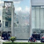Chính chủ cho thuê nhà mặt tiền 195 lê đại hành, p13, q11, 6x30m, trệt + lầu, 0908140491