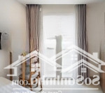 Studio full nội thất cao cấp, cửa sổ ban công thoáng mát ngay ngã tư phú nhuận