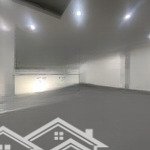 Cần cho thuê văn phòng đẹp tọa lạc, mt cao thắng, q3, dt 100m2 giá 35tr/th tell 0827135136