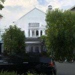 Bán biệt thự kđt văn phú mặt công viên. dt: 200m2, mt: 10m, vừa ở và kinh doanh. lh: 0971835000