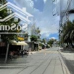Mặt tiền kinh doanh, gần ngã tư thủ đức, 3 tầng, 150m2 ngang 8.8m, đường xe tăng. 8 tỷ 3