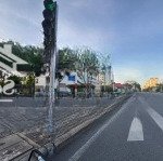 Cho thuê mặt bằng, căn góc 2 mặt tiền rộng, siêu hot tại tân phong, quận 7, 200 triệu, 200m2