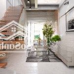 Siêu phẩm nhà 2 mặt tiền hẻm sát sân bay,thang máy,gara. full nội thất cao cấp giá sốc 17,8 tỷ!