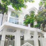Cần bán lại căn biệt thự an vượng cạnh hồ thiên văn học: 0985 999 827