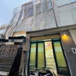 Chính chủ bán nhà cho thuê 20triệu/tháng đường bạch vân,quận 5.giá 4,82tỷ/55m2-5tầng. sổ hồng riêng
