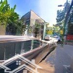 Xe hơi đến nhà, ngang 6m dài 14m, sổ hồng riêng, không quy hoạch, quận 7