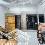 Chính chủ bán nhà cự khối, long biên diện tích 30m2 5 tầng