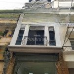 Cho thuê mp nguyễn văn huyên cầu giấy 140m,4t, mt8,2m, 4 nổi 1 hầm thông sàn tm,đh,pccc giá 115tr