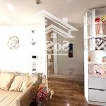 Bán căn 1+1 tầng trung đẹp, view thoáng đãng đủ đồ xịn xò giá 2,32 tỷ. lh 0911341288