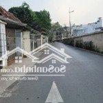 Bán nhà mặt phố quận tây hồ, gần trung tâm, giao thông thuận lợi, đón qui hoạch cầu, tp ven sông