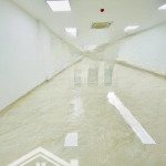 Toà văn phòng hoa hậu kim mã, vài chục mét ra mặt phố, ô tô chạy thông tứ tung
