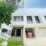 Biệt thự song lập lucasta khang điền - 10x23m full nt - đường 20m rộng thoáng - gara ô tô riêng