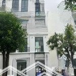 Nhà phố hoàn thiện 94m2 căn góc vinhomes grand park suất ngoại giao giá rẻ nhất 0918587379