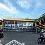 Ngang 32m x 100m2 : 3200m2 đã lên thổ cư 3100m2 sổ hồng riêng vuông vức xây dựng được 1 hầm 7 lầu.