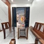 Siêu hot nhà lô góc 5 tầng 30m2 30m ra oto tân mai - hoàng mai, chỉ 6.2 tỷ