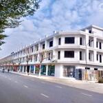 Còn duy nhất 4 căn nhà mặt phố giá nhỉnh 9 tỷ cách liên hà đông anh 300m, sổ lâu dài.