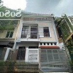 Nhà nguyên căn mt hoàng hoa thám ngay cổng ga t3. dt: 8x20m. 1 trệt 3 lầu. nhà mới. giá 40tr/tháng.