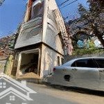 Nhà đẹp 4 tầng độc lập thiết kế hiện đại có gara oto phố đà nẵng