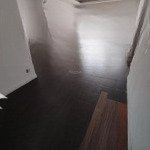 Cho thuê căn hộ 50m2, mặt tiền kinh doanh. đường hải triều. bến nghé. q1