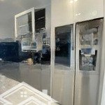 Bán sunrise city q7 - giá 5,6tỷ - sổ hồng sẵn - 2pn 2wc, tầng trung view hướng đông nhìn hồ bơi