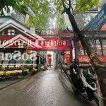 Nhà xây chắc chắn - ngõ thông - 40m2 - 5 tầng. có thể cho thuê hoặc kinh doanh.