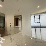 Sunshine city: bán gấp căn 2 ngủ + 1 đn, 86m2 tầng cao view sông hồng giá tốt