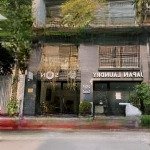 Siêu phẩm phố xuân diệu tòa nhà dt 180m2, mt 9.5m, view hồ tây, kinh doanh dòng tiền khủng, 63 tỷ