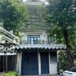 Chính chủ gửi bán 8 căn nhà phố - biệt thự kdc sadeco ven sông q7 - dt: 5x18m 7x18m - giá 13,5tỷ