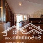 Chính chủ cho thuê cc hồ gươm plaza 141m, 3pn, 2vs, full đồ cao cấp, 15tr/th, lh phượng 0384008351