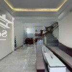 Cho thuê nhà 5 p.ngủ full đồ phố văn cao, dt: 60m2 x 4 tầng.