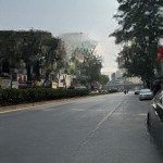Bán siêu phẩm mặt phố nguyễn văn cừ,diện tích 65m2-3 tầng,giá 31.5 tỷ.
