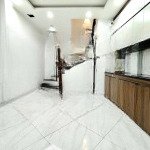 Bán nhà lõi đống đa hơn 30m hơn 4tỉ