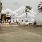 Bán đất tặng nhà 4 tầng, lạc long quân thông trích sài, tây hồ. diện tích 58m. giá chào 12.68tỷ.