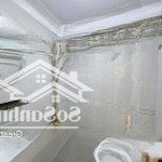 Bán nhà phú nhuận, ô tô đổ cửa. thuận tiện cho thiết kế mới, kinh doanh vô tư. giá nhỉnh 6 tỷ.