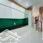 Nhà mới 40m2 xây 4 tầng. sđcc. ngay chân cầu quán gánh. 2 thoáng. lh: 0979837292