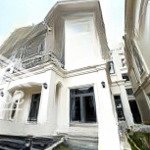 Bán villa hai mặt tiền đường , phường 7, đà lạt .liên hệ 0947108190