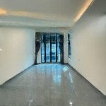 Chính chủ bán nhà phố trạm, dân xây 45m2, 7 tầng 3 mặt thoáng, gara, thang máy, ngõ thông, cực hiếm