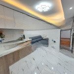 Nhà vị trí đẹp nét, thịnh quang diện tích 32m đua ra 55m, 4 tầng, mặt tiền 3.5m, 6.4 tỷ đống đa