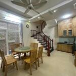 Cho thuê nhà 5 tầng phố hoàng mai, 35m2, 3 ngủ khép kín, full đồ 12.5 triệu